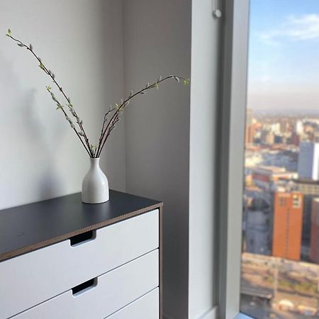 Stunning 1 Bed Apartment Central Манчестър Екстериор снимка
