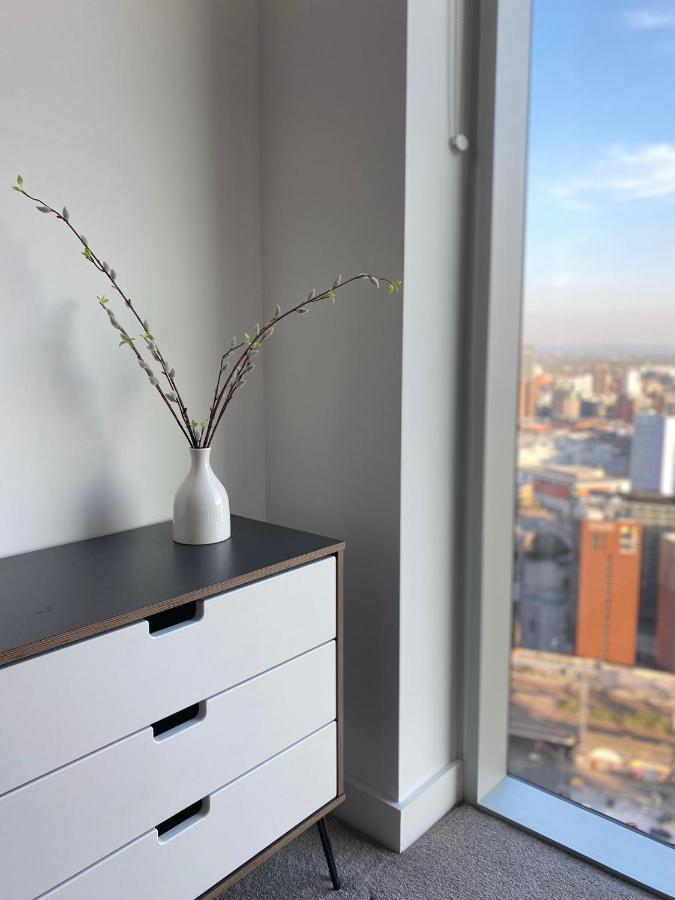 Stunning 1 Bed Apartment Central Манчестър Екстериор снимка
